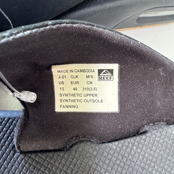 NWT Men’s Reef Fanning Flip Flop with bottle opener - Picture 4 of 8